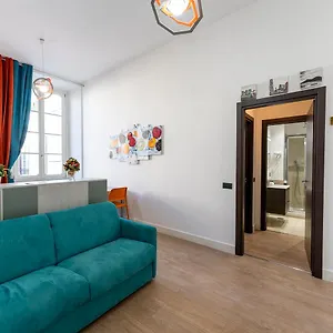 Loredana - Palazzo Nanà Napoli